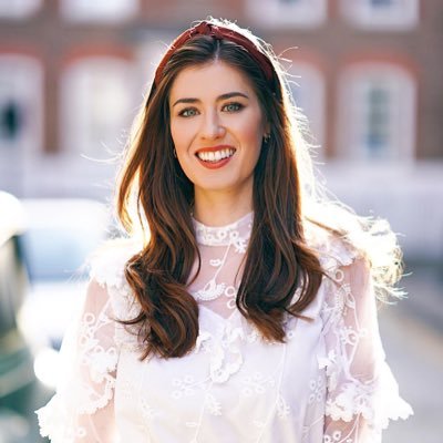 Great British Bake Off Finalist 2019. Teacher and baker. Trying to navigate the Twittersphere, more on Instagram contact: alice@ddapr.com