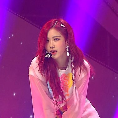 lMAGlNEMlNA's profile picture. for aiyana's moots 🙈🌈