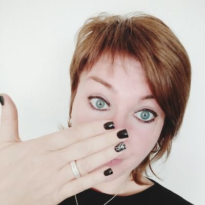 meia_ff's profile picture. No patiu, la malafolla em ve de sèrie. DMs no, gràcies; amb mi us matarieu a palles. No estic aquí per fer amics.