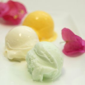 北海道摩周湖の麓で、地元の澤入牧場産牛乳を低温殺菌して作るご当地ソフトクリームとジェラート専門店です。 TBSはなまるマーケットおめざ、フジテレビ北海道全力絶景出演、ヒルナンデス、ひるおび、今夜はナゾトレに写真や映像提供など。 ソフトクリームの原液販売中。 お気軽にお問い合わせ下さい