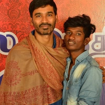 தனுஷின் ஆயுள்கால விசுவாசி🙏|
என் வாழ்வும் உழைப்பும் தனுஷிற்காகவே....
TN: 49 Boy🗡......