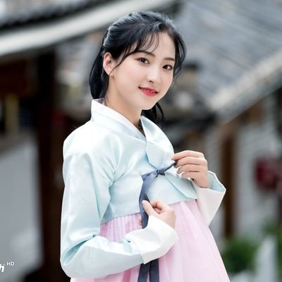 eunseomylove's profile picture. 우주소녀 많이 사랑해 주세요~ 주연이 내 첫 사랑~

KOR-ENG Translator / Timer / Typesetter / QC + Encoder