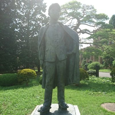 ひっそり佇む小さな保育専門学校の一教員です。
元公立小教務主幹、中運動部顧問経験、保幼特支免許、公認心理師、キャリアコンサルタント、FP資格保有。大学院博士課程休学中。
働き方改革は生き方改革、自分の人生も模索しています。