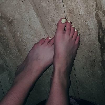 Poszukuję psów na dojenie blikiem.
18yo. Zanim napiszesz wyślij weryfikacyjne 100zł
#findom #footfetish