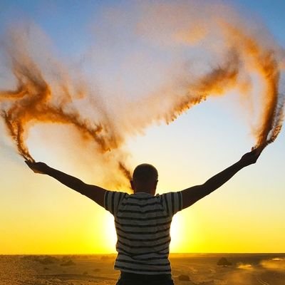 Ακόμα δεν κατάλαβα αν είναι στραβος ο γυαλος η στραβά αρμενιζω...
Αρταρω ότι μαρεσει, γράφω ότι μου βγαίνει στη στιγμή.
