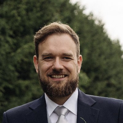 Artur Piszek Profile
