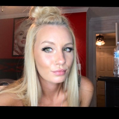 LexSimmons_'s profile picture. 