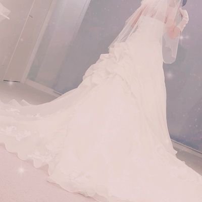 🇯🇵×🇹🇼クォーター
 2019年6月💍*。→2020年4月25日💒👰
の予定でしたが、コロナウィルスの関係で延期(11-12月？)予定のプレ花嫁

ダイエットしたい😫笑
ブルベ冬❄️✨

固定ツイートに自己紹介有＊

無言フォローすみません🙇‍♀️💦
無言フォローOKです💕💕