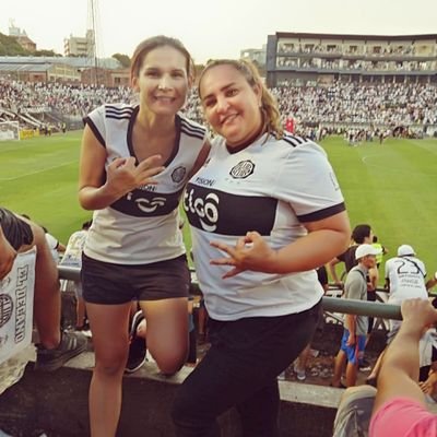 Una tarde mi viejO me llevo, desde ahí vos sos mi vida , mi pasIOn!! Por tus colores me desesperO... OlimpiA de mi vida !!★★★