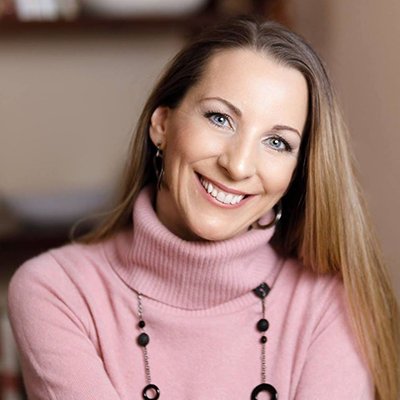 Vera Velini, LMFT is a Licensed Psychotherapist, Integrative Life Coach and Speaker helping people create more fulfilling life and relationships.