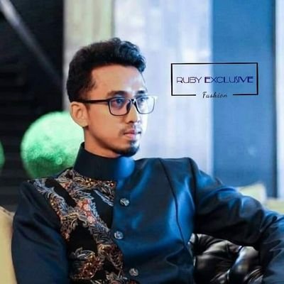 Abu_Ummunarmee's profile picture. Ruby Exclusive 
อัญมณีที่เจิดจรัส อยู่ที่ใดก็มีคุณค่า
ด้วยการมีเอกลักษณ์เฉพาะที่ผสมผสานวัฒนธรรมที่หลากหลายบนเสื้อผ้าระดับพรีเมี่ยม Ruby Exclusive