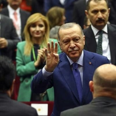 Kamu Yönetimi ,Muhasebe ve Vergi Uygulamaları mezunu Siyaset Bilimi Uluslararası Ilişkiler Yüksek Lisans (Devam) Birlik vakfı hanımlar komisyonu.Devlet Memuru