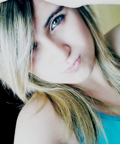 16, Leonina, Frio, Ciumenta, Bipolar, Amor, Restart, Fotografia, Sonhos, Moda, Coca-Cola, Chocolate. FOLLOW - ME ? '-'