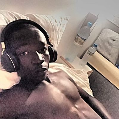 AlsenyS19922350's profile picture. y