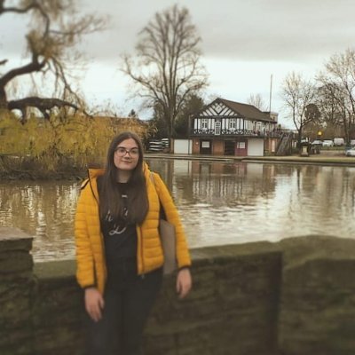 Actress
Aspiring playwright