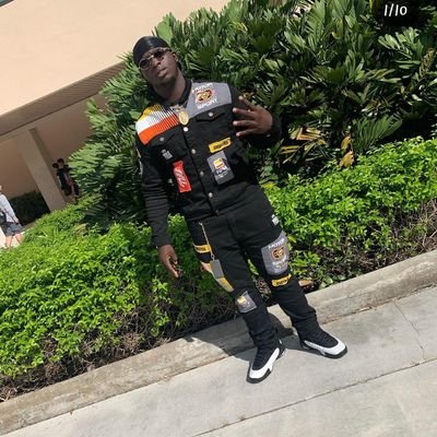 god first🙏🏿 🤘🏿🥀🏈 football beast🦍🏈 success don't wait on no man💸 gotta make the change 💪🏿 always trying to get better🏈🙏🏿