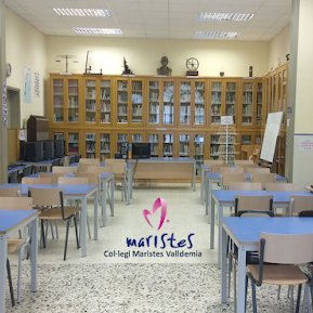 Biblioteca de l'escola Maristes Valldemia. Situada a Mataró. @valldemia #LlegimAValldemia