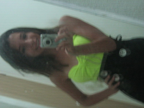 ~ Por dentro uma personalidade minha
 ~Por fora um conceito seu...
Olha q sdç aquele botão ali escrito #FOLLOW ??? clica nele ...hoho