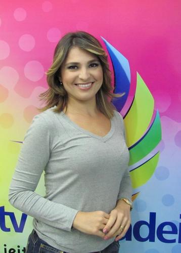 Em breve jornalista, esposa do Júnior  e mãe do João. Também sou produtora e repórter da TV Jangadeiro.