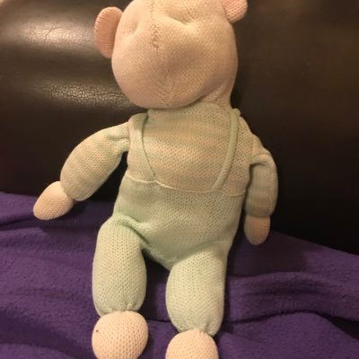 Child of 1973, mother of a grown up, granny too. Football & indie music loving cake baker. Believes in human kindness, well being & social justice.