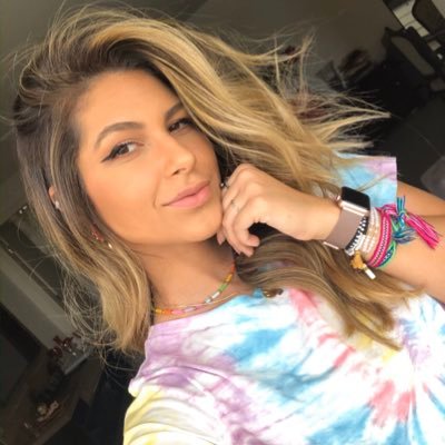 victoriasouzaa_'s profile picture. 