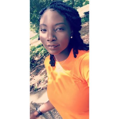 ZarahOlotu's profile picture. kindly follow our IG page @Zarah_makeovers💄