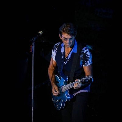 poptonten1's profile picture. En kille som gillar AIK och gitarrer.