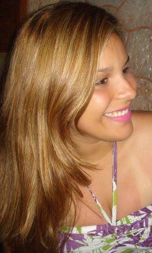 Quem me vê, me vê sorrindo e vai ser sempre assim !