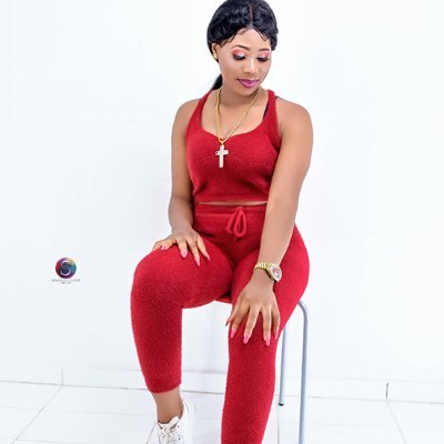 lizzybliss10's profile picture. I swear I'm a nice girl..but if you do something that pisses me off. The bitch will come out to play