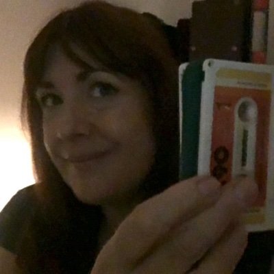 Media Arts educator🎥 @JohnCurtinCol (🌞WA) 🕊child wrangler 📻music appreciator & record player @RTRFM 🧁cake baker🐈 cat feeder 👘op shopper 🦑kraken watcher
