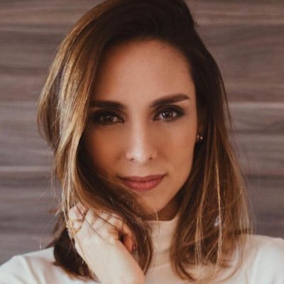 Atriz e Escritora - Insta: manueladuarte • Face: manueladuarteoficial • Wattpad: DuarteManuela