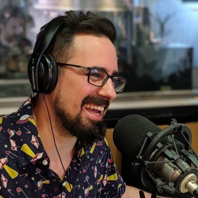 Escritor, docente. Mi taller se llama @elcuadernoazul_ Cuento historias en @todopasa1043 Mis libros se consiguen acá 👇👇👇