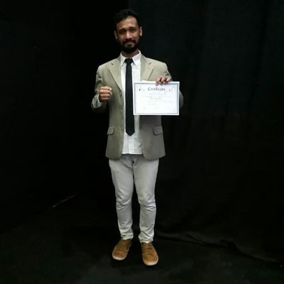 4 Eis que não tosquenejará nem dormirá o guarda de Israel. 5 O Senhor é quem te guarda; o Senhor é a tua asombra à tua direita.