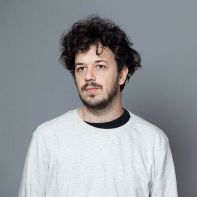 pablosigal's profile picture. actuo, escribo, hago canciones y pienso en comida.
No soy el de Clarín.