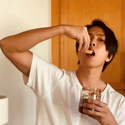 山Pの涙袋､時々鎖骨に住んでいる人♣️ぴとぴー (@sweetie_409