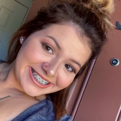 briannapeal2424's profile picture. //minnie kate🖤