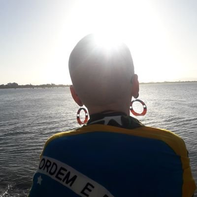 🇧🇷Se veio aqui falar mal de Bolsonaro.
Pode ir caindo fora porque está no lugar errado taokei?
🤨👍🇧🇷