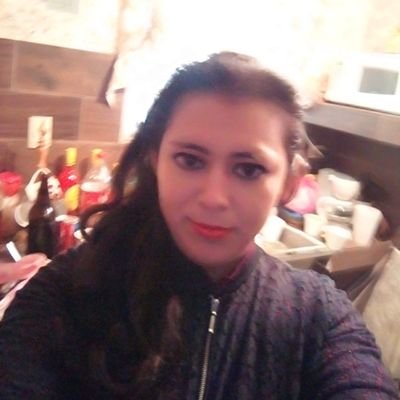 Soi una personita alegre k le gusta reir k no kiere saber k es dolor ni la tristesa en buska d mas amigos x monton