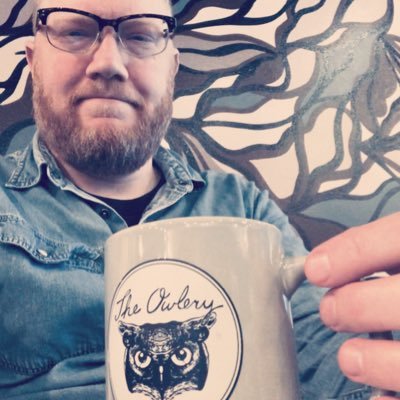 Personal account of audio engineer and music blogger at @puddlegum.
