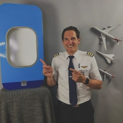 JasmineRubben's profile picture. catch me if you can ✈️
Aviation master💪
official pilot Ruben💪
sport lover ❤️
flower lover 🌹❤️
smile addict 😊