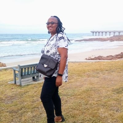 Port Elizabeth woman,love life,keen to learn and help in Africa challenges. lnterest in marine econ,research in science  education dev and growth.Change driver.