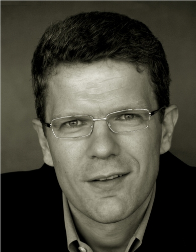 Former CEO/exec start ups (goHenry, lynda, StubHub, Expedia, Tele2). Loves science, history, bios. French, Luxembourgish.