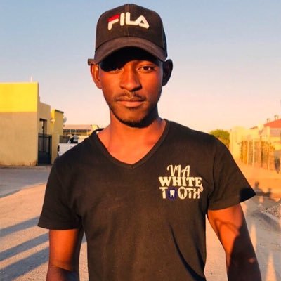 I believe in being strong when everything seems to be going wrong✊🏾Top Man United & Barça fan