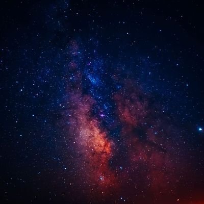 لقد خذَلني ظرف الوداع نَفسه ، كان أقل من حَجم محبتي، كَان باهتآ لا أستحقه💙🥀!