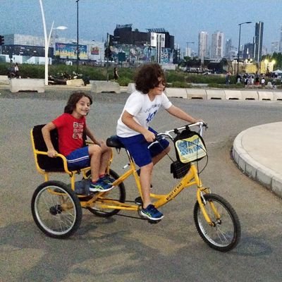 Walid32832350's profile picture. Passionate