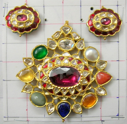 We manufacture all kind of Gold Kundan Meena Diamond Jewellery (desi meena & vilayati meena) Pendants, earrings, necklace and bracelets, Bangles etc,