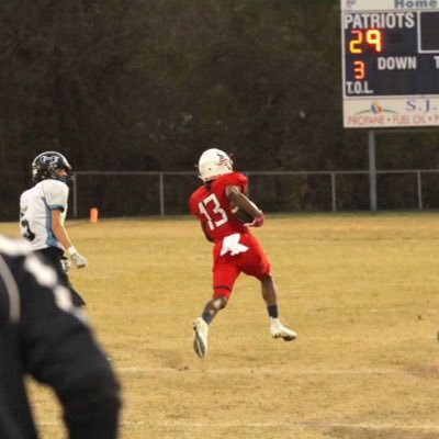 Student athlete Nhs”22 🏀🎒🏈 chasing my dreams