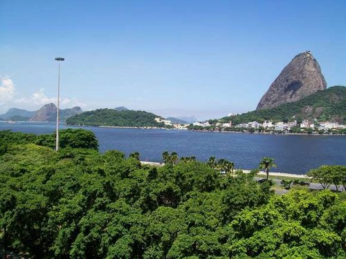 Atuamos no mercado imobiliário da cidade do Rio de Janeiro. Anuncie seu imóvel conosco, seja um seguidor e saiba de nossas novidades! aptocomunica@gmail.com