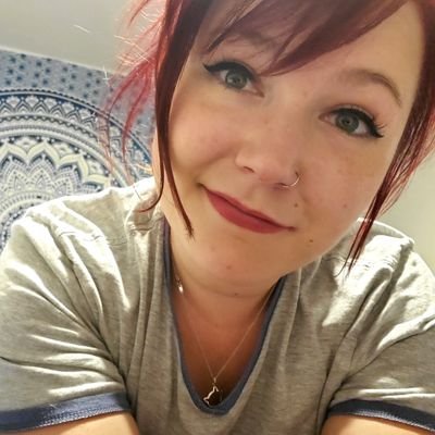 iluhhyoo's profile picture. AEW, NFL, & cats.