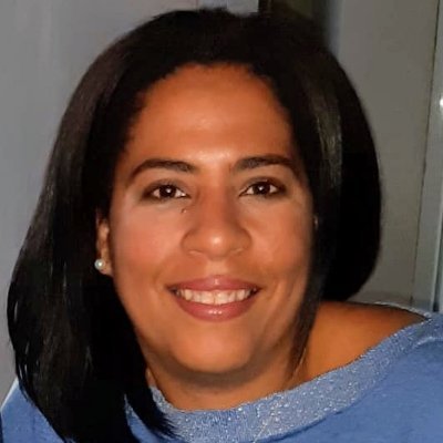 Profesora Titular en Universidad de Granada.
La vida es bella.